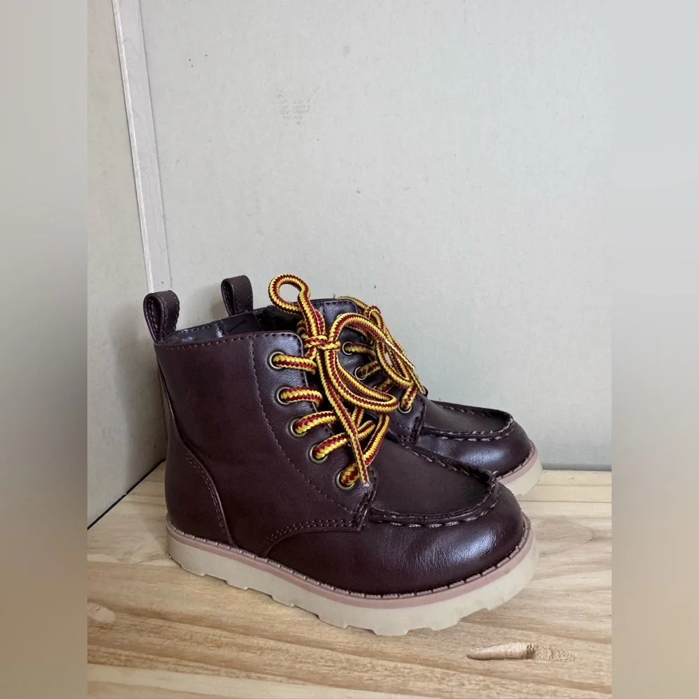 Cat & Jack Brown Boots with /Size 7